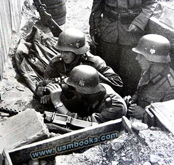 Nazi machine gun during street fighting in Lemberg